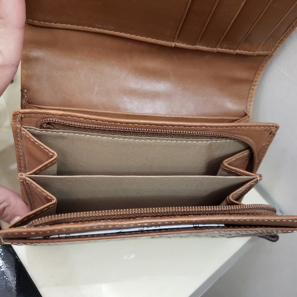 Coach - Picture 4 of 4